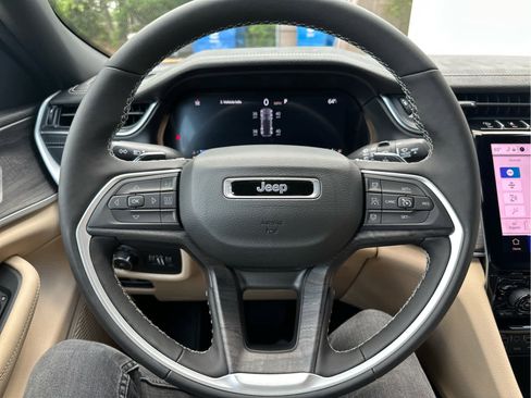 New 2025 Jeep Grand Cherokee Limited w/ Trailer Tow Package image 30