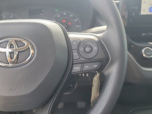 Used 2025 Toyota Corolla LE FWD image 18
