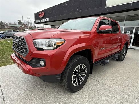 Used 2022 Toyota Tacoma TRD Sport image 24