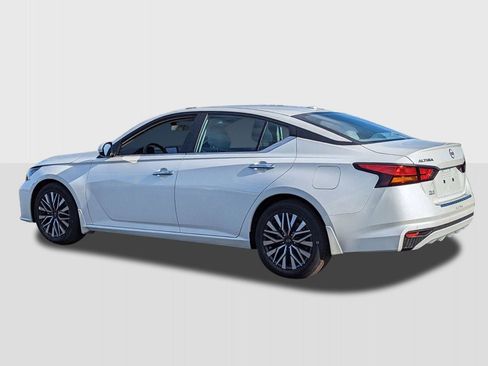 New 2026 Nissan Altima 2.5 SV FWD image 3