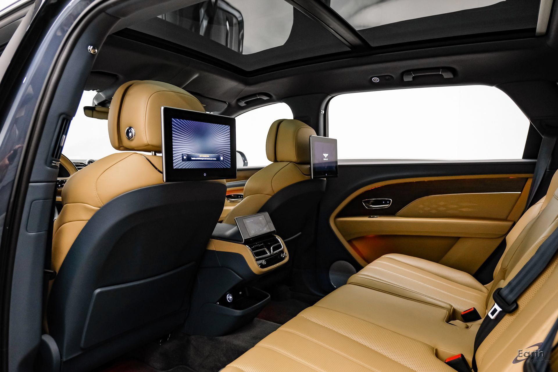 Used 2023 Bentley Bentayga Extended Wheelbase AWD/4WD image 86