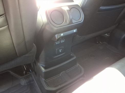 Used 2023 Jeep Wrangler Unlimited Sahara AWD/4WD image 31