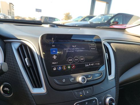 Used 2023 Chevrolet Malibu LT image 19