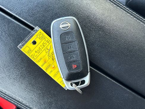 Used 2023 Nissan Rogue SV AWD/4WD image 25
