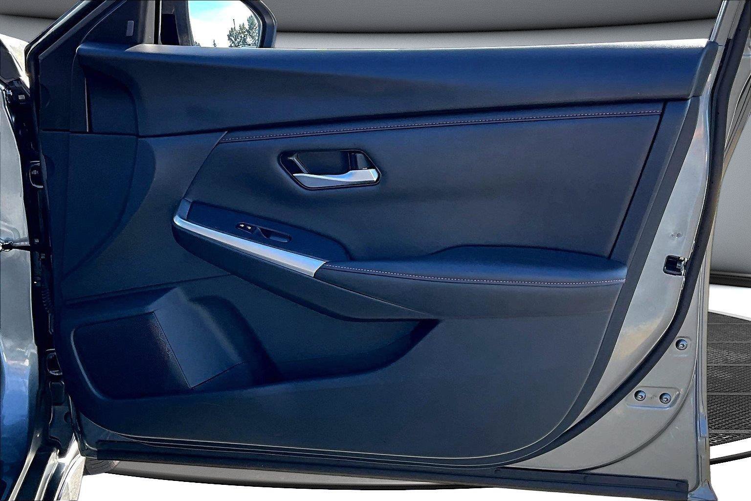 Used 2023 Nissan Sentra SR w/ Midnight Edition Package FWD image 28