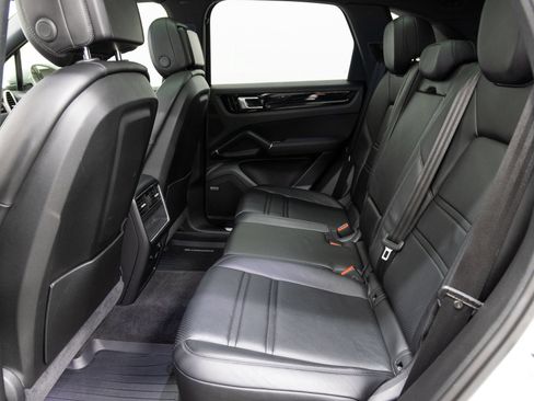 Used 2019 Porsche Cayenne S AWD/4WD image 8