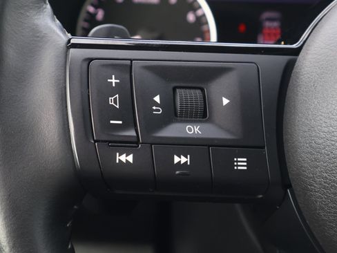 Used 2024 Nissan Pathfinder SL FWD image 24