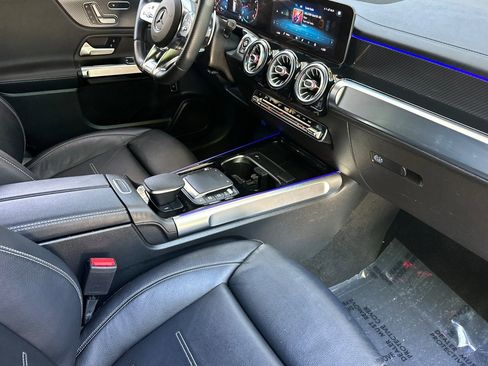 Used 2021 Mercedes-Benz GLB 35 AMG 4MATIC image 32