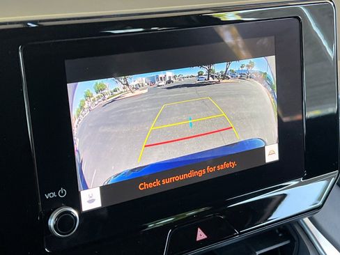 Certified 2024 Toyota Venza LE image 23