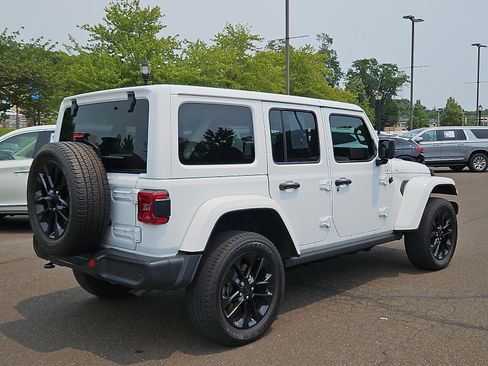 Used 2021 Jeep Wrangler Unlimited Sahara w/ Cold Weather Group AWD/4WD image 6