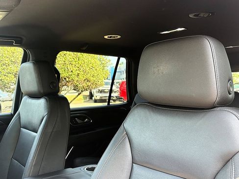 Used 2022 Chevrolet Tahoe Z71 w/ Luxury Package AWD/4WD image 20