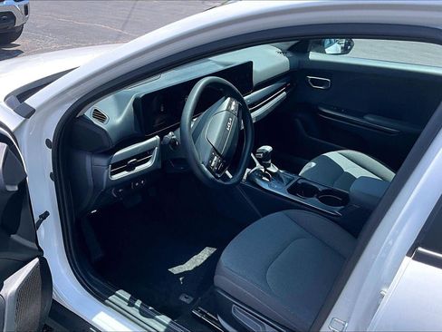 Used 2025 Kia K4 FWD image 15