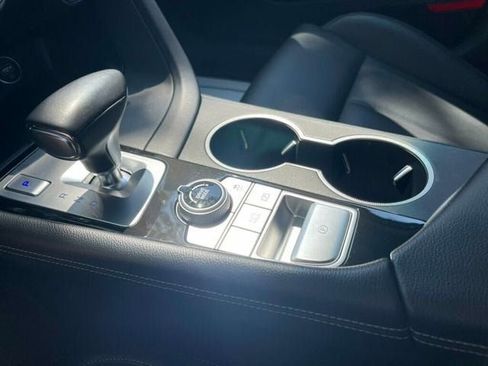 Used 2023 Genesis G70 2.0T image 14