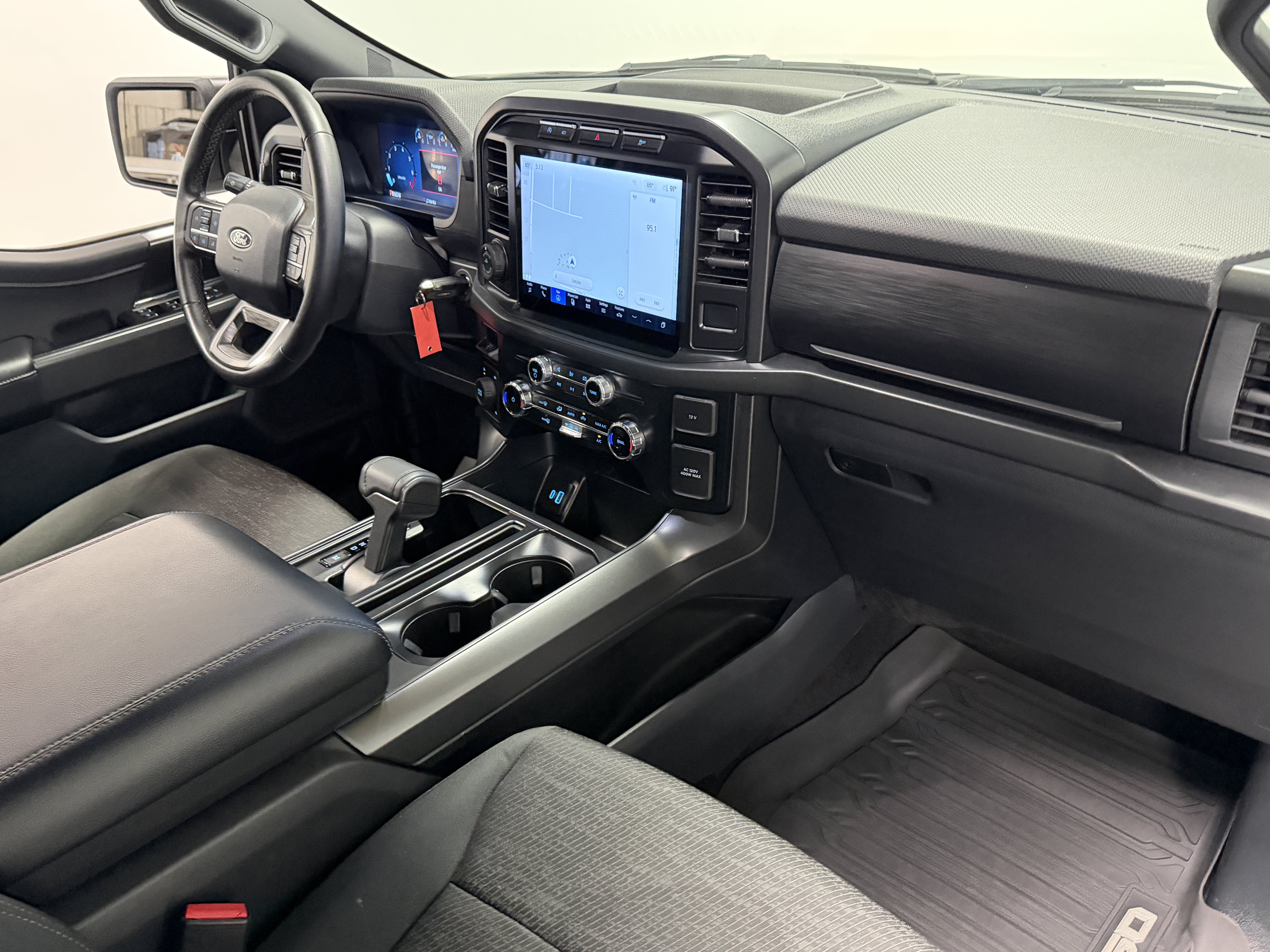 Used 2024 Ford F150 XLT w/ XLT Black Appearance Package AWD/4WD image 19