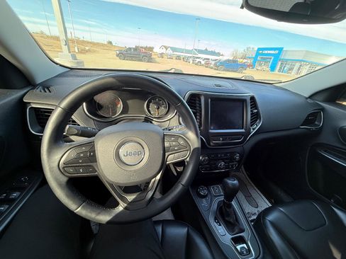 Used 2019 Jeep Cherokee Trailhawk w/ Trailer Tow Group image 6