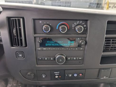 Used 2024 Chevrolet Express 3500 w/ Power Convenience Package image 10
