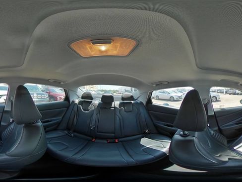 Used 2025 Hyundai Elantra Limited FWD image 43