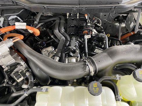 Used 2025 Ford F150 XLT w/ Equipment Group 302A MID image 31