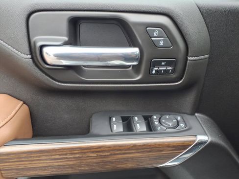 Used 2023 Chevrolet Silverado 2500 High Country image 25