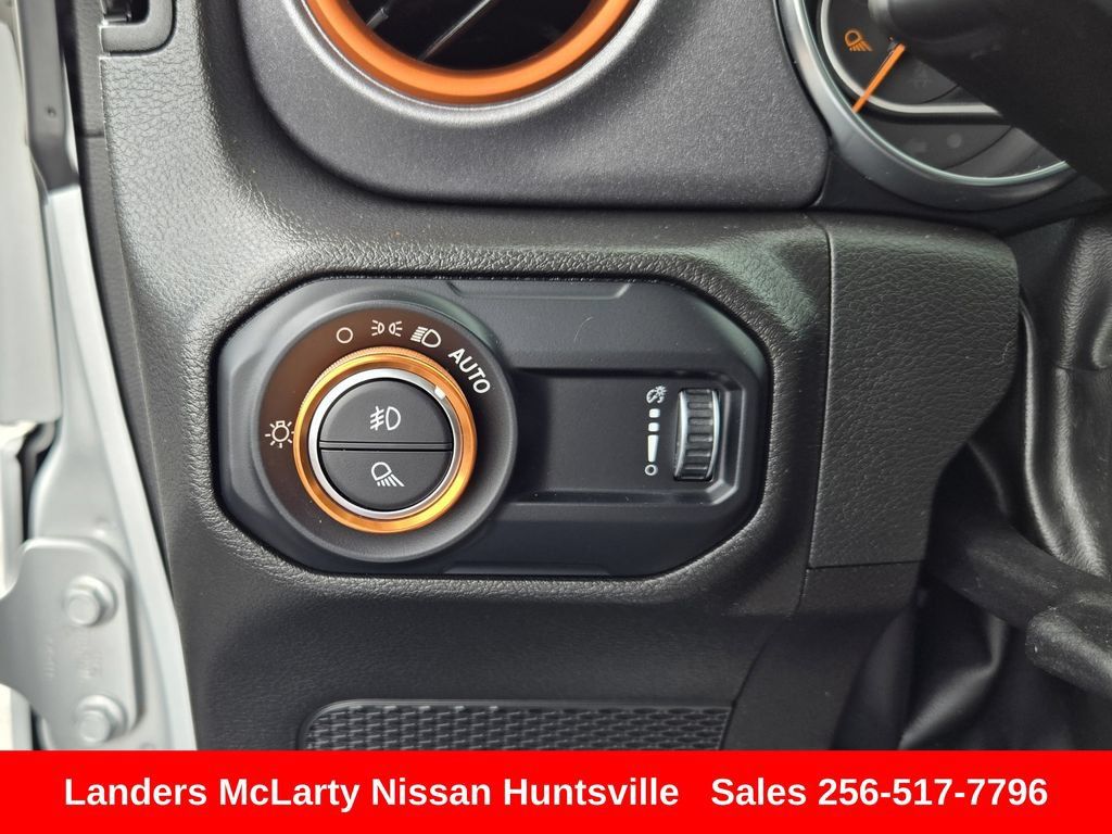 Used 2023 Jeep Gladiator Mojave w/ LED Lighting Group AWD/4WD image 22