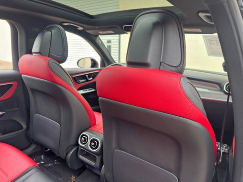 Used 2024 Mercedes-Benz GLC 43 AMG 4MATIC image 44