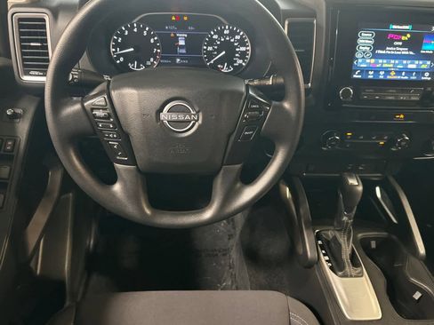 Used 2022 Nissan Frontier SV image 15