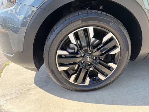 Used 2024 Kia Telluride SX Prestige w/ Towing Package AWD/4WD image 9