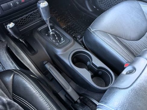 Used 2015 Jeep Wrangler Unlimited Sport AWD/4WD image 24