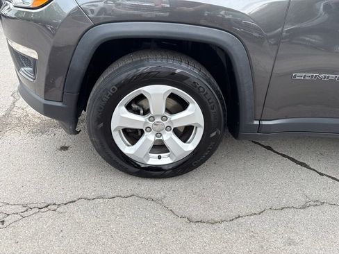 Used 2018 Jeep Compass Latitude w/ Popular Equipment Group AWD/4WD image 11