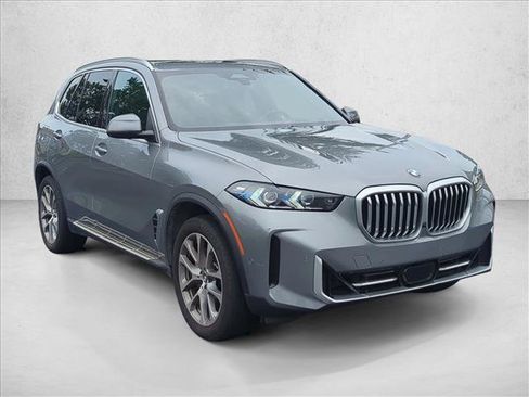 Used 2026 BMW X5 xDrive40i AWD/4WD image 3