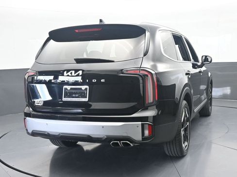 Used 2024 Kia Telluride EX w/ EX Captain's Chair Package FWD image 5