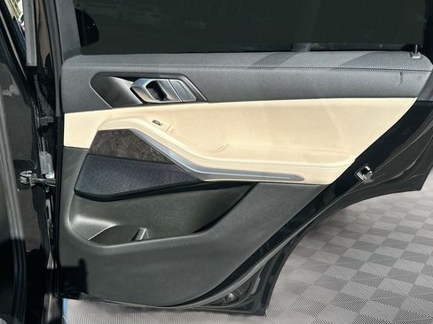 Used 2022 BMW X5 sDrive40i w/ Parking Assistance Package image 32