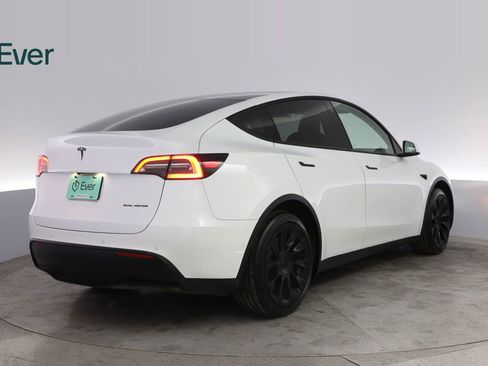 Used 2021 Tesla Model Y Long Range AWD/4WD image 3