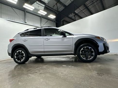 Used 2021 Subaru Crosstrek 2.0i image 3