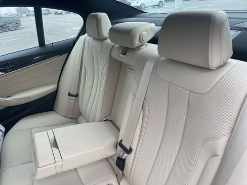 Used 2022 BMW 540i xDrive w/ Convenience Package image 38