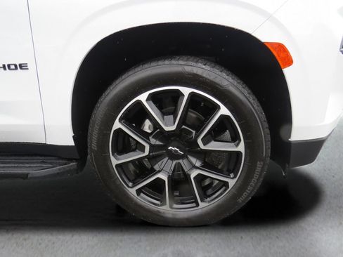 Used 2024 Chevrolet Tahoe RST RWD image 11