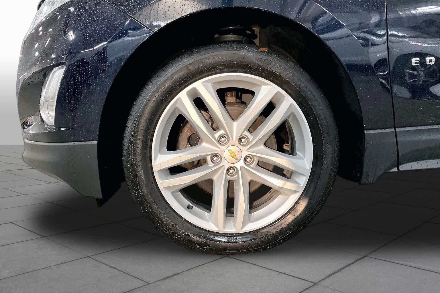 Used 2020 Chevrolet Equinox Premier AWD/4WD image 11