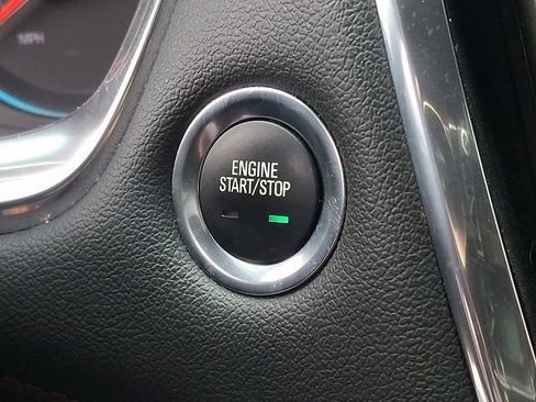 Used 2022 Chevrolet Traverse RS FWD image 18