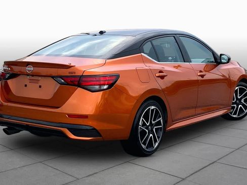 Used 2025 Nissan Sentra SR FWD image 13