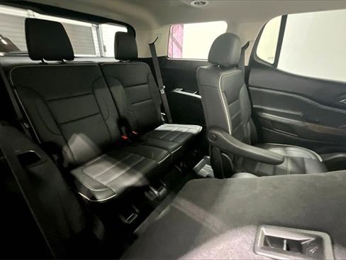 Used 2022 GMC Acadia Denali image 26