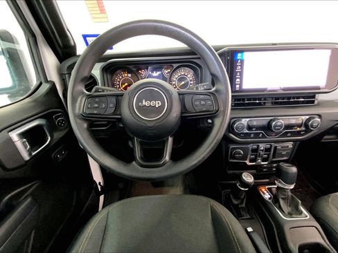Used 2024 Jeep Gladiator Sport AWD/4WD image 14