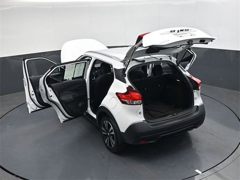 Used 2019 Nissan Kicks SV image 37