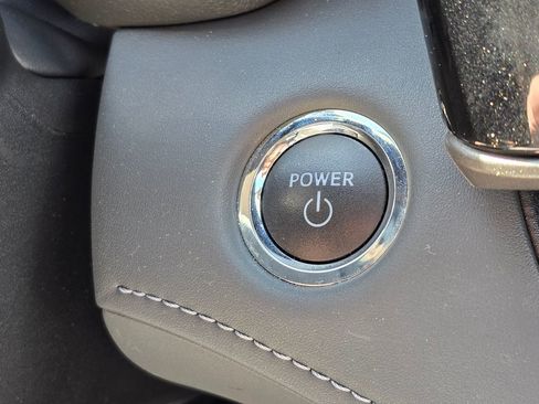 Used 2023 Toyota Highlander XLE FWD image 19