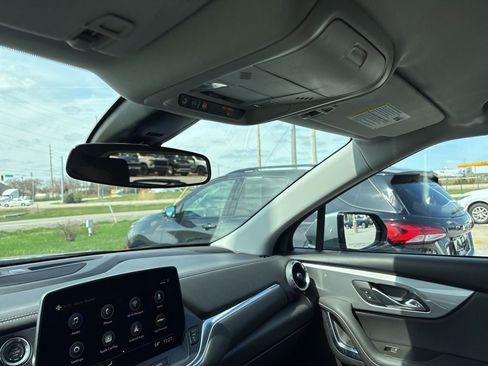 Used 2025 Chevrolet Blazer LT image 23