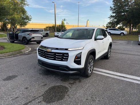 Used 2026 Chevrolet Equinox LT FWD image 1