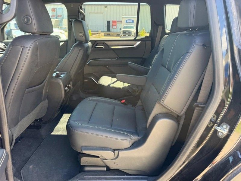 Used 2024 GMC Acadia Elevation w/ Black Edition AWD/4WD image 9