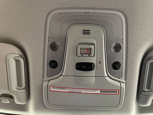 Certified 2022 Toyota Prius FWD image 29