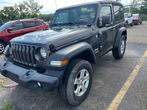 Used 2020 Jeep Wrangler Sport AWD/4WD image 6