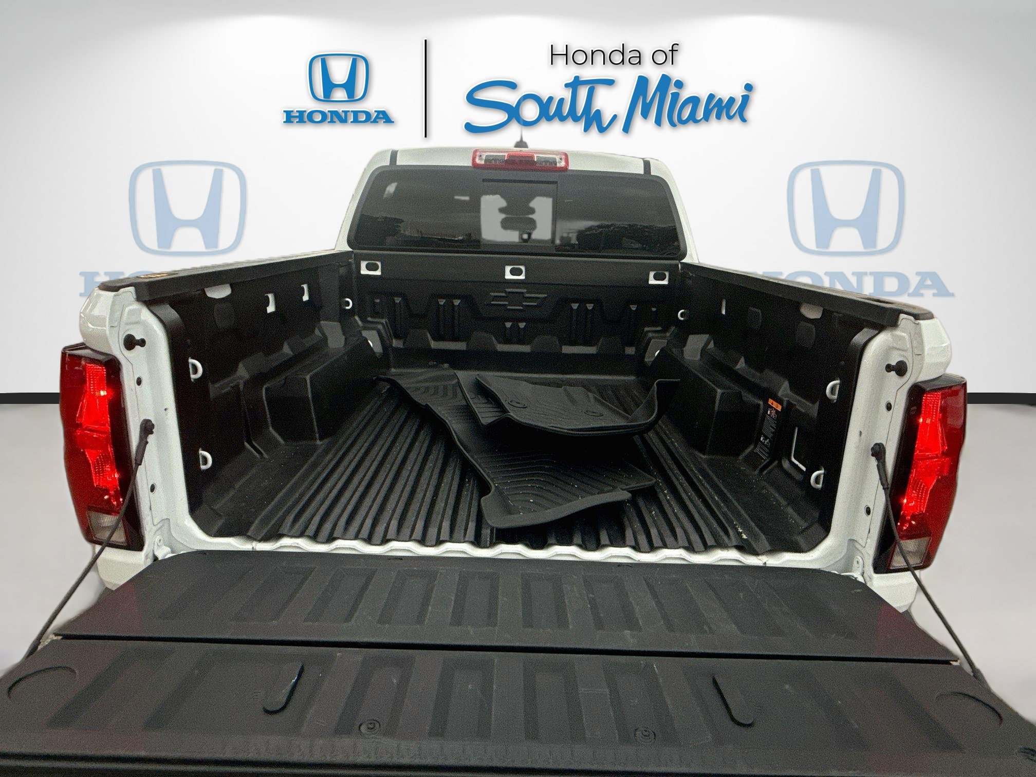 Used 2024 Chevrolet Colorado LT w/ LT Convenience Package RWD image 27