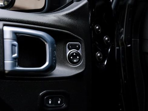 Used 2022 Jeep Gladiator Rubicon w/ Cold Weather Group image 83